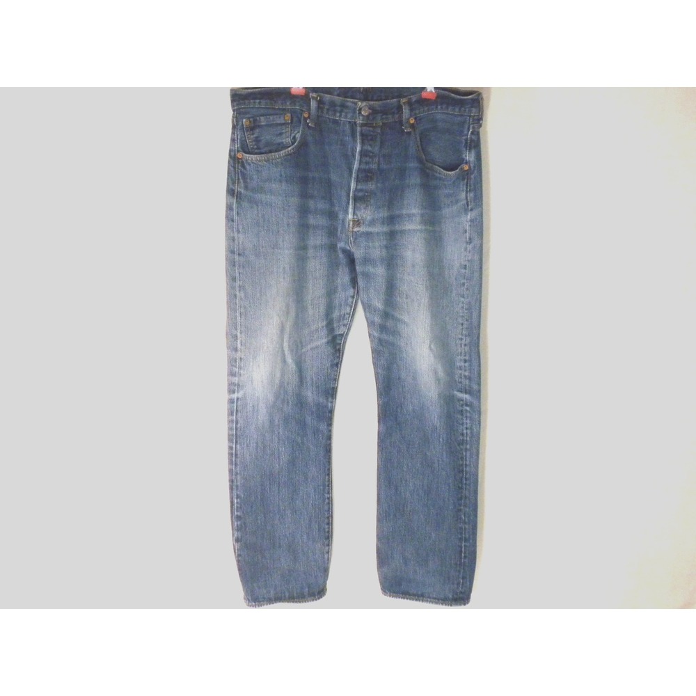 Levi's 501 Jeans Mens 38x32 Blue Denim Button‎ Fly Straight Whiskered Heel Drag - Picture 2 of 14